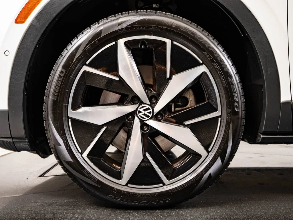 Used 2023 Opal White Volkswagen Pro S image 13