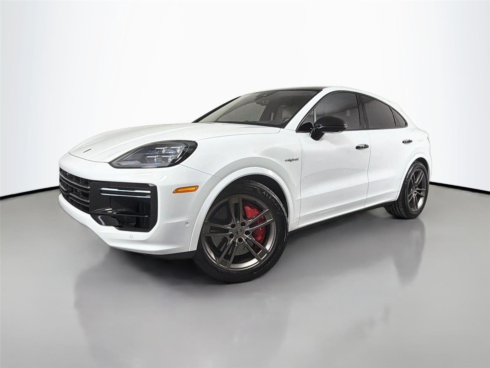 2025 Porsche Cayenne Turbo E-Hybrid's photo