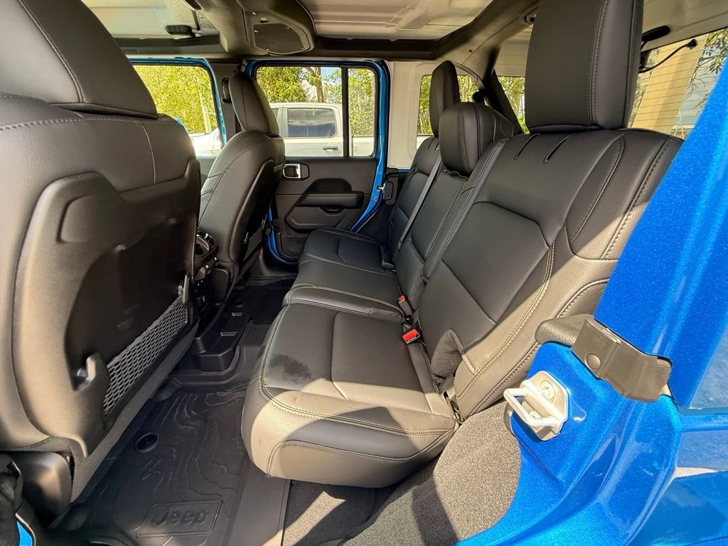 2025 Jeep Wrangler 4-Door Sahara - Photo 26