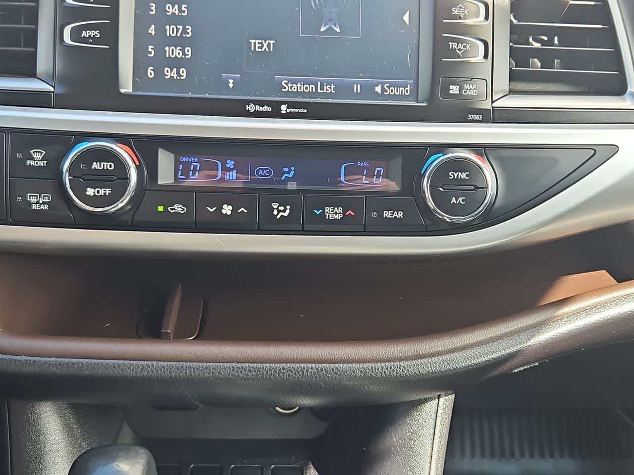 Used 2015 Silver Sky Metallic Toyota XLE image 32