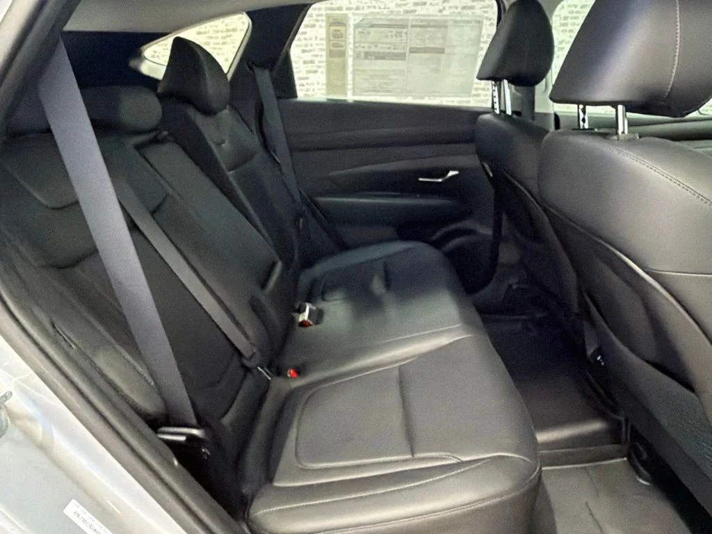 Used 2025 Shimmering Silver Hyundai SEL Convenience image 12
