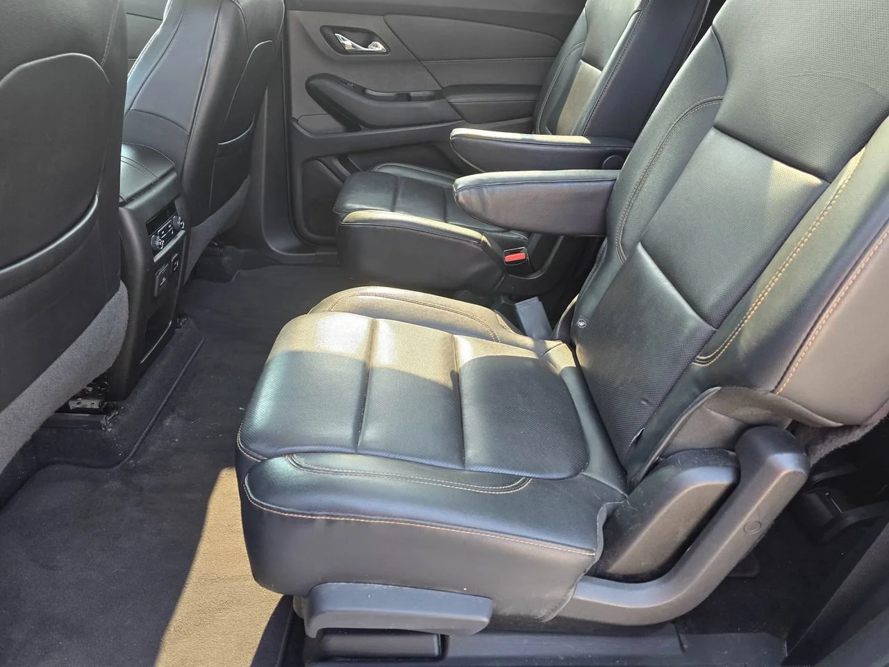 Used 2018 Summit White Chevrolet Premier image 12