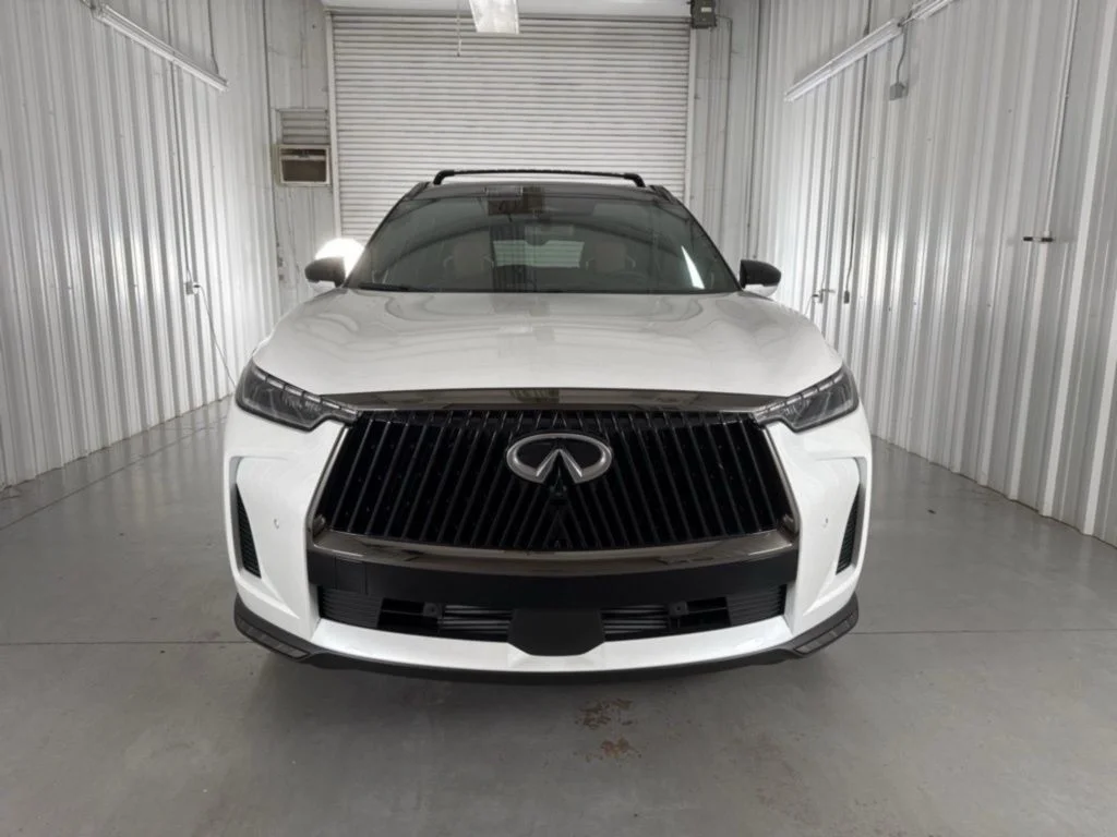New 2026 White / Black INFINITI Autograph image 2