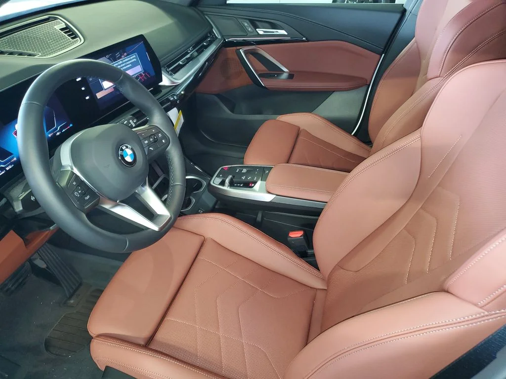 Used 2026 White BMW xDrive28i image 15