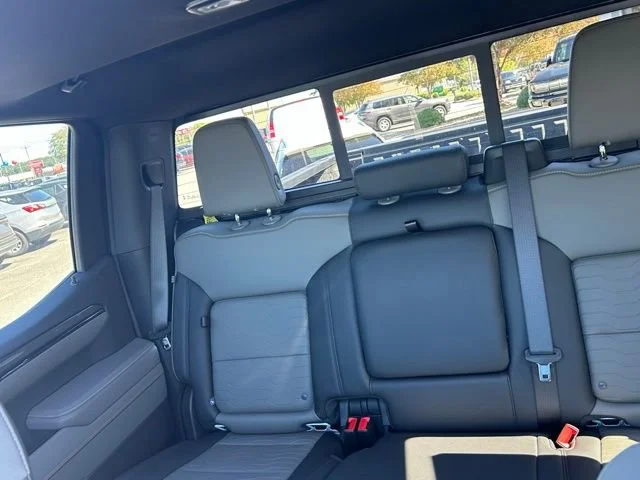 2025 Chevrolet Silverado 1500 ZR2 - Photo 31