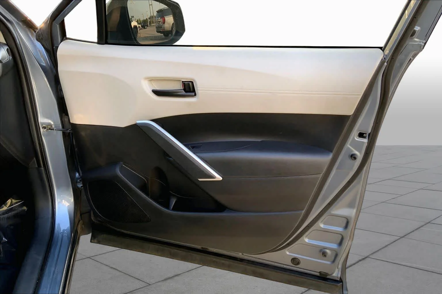 Used 2022 Celestite Toyota L image 22