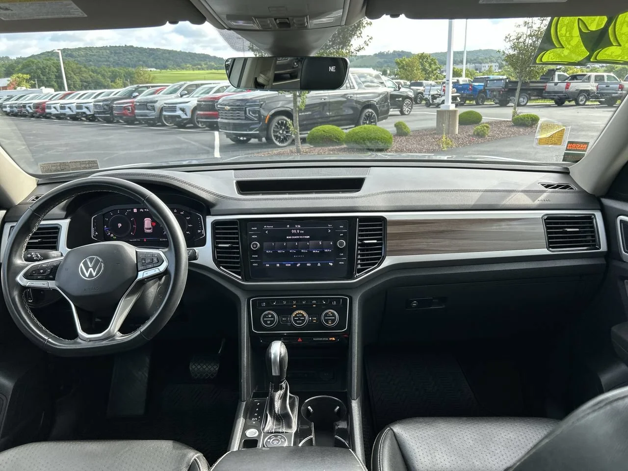 Used 2022 Gray Volkswagen 2.0T SEL image 16