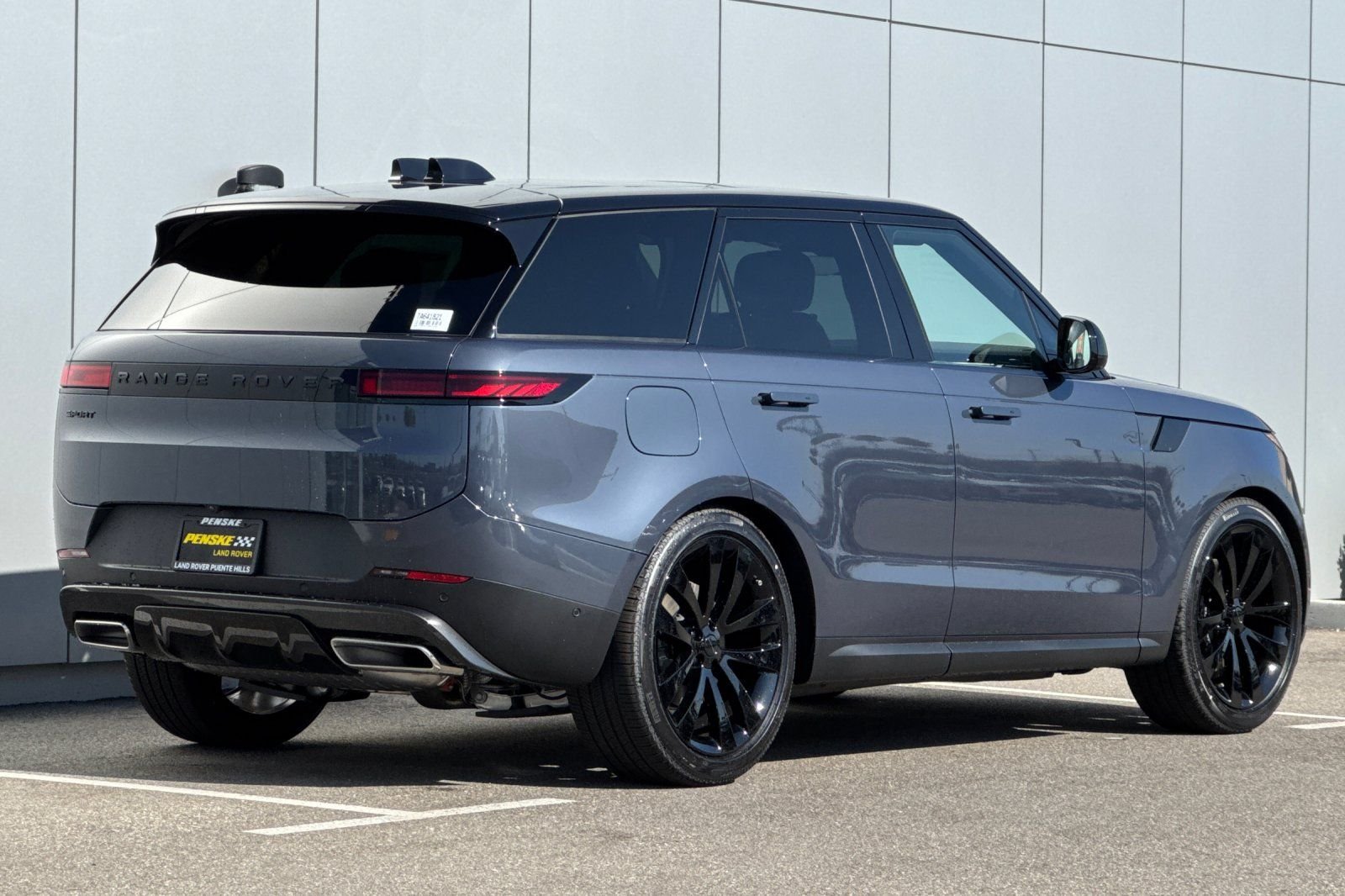 New 2026 Varesine Blue Land Rover SE image 5