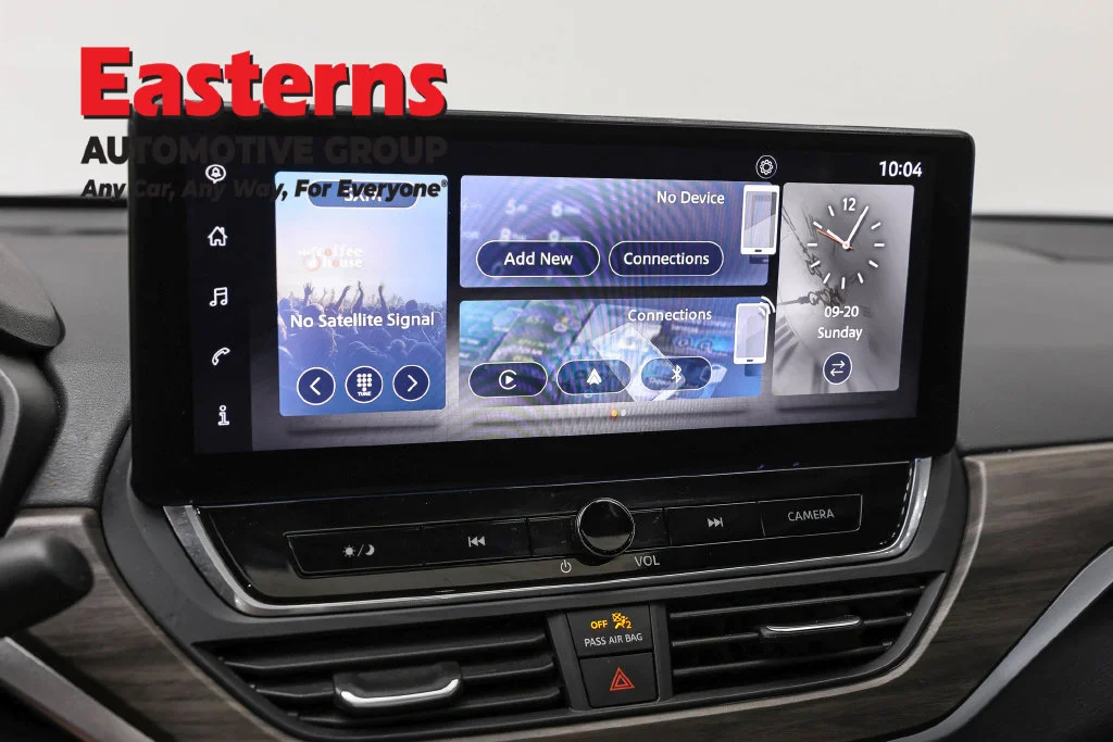 Used 2025 Black Nissan 2.5 SV image 19