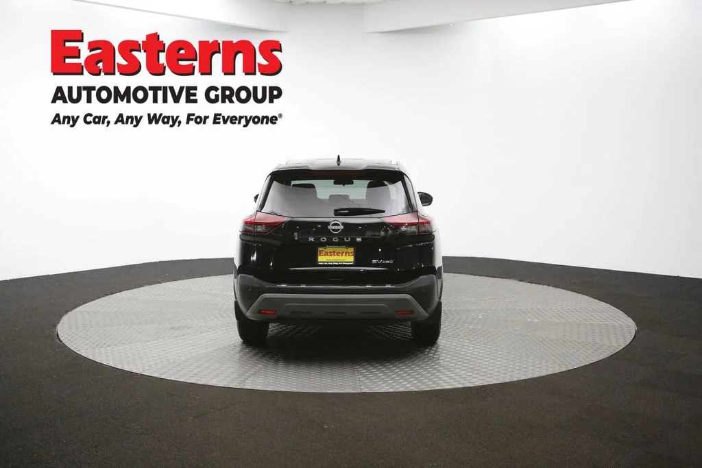 Used 2022 Black Nissan SV image 38