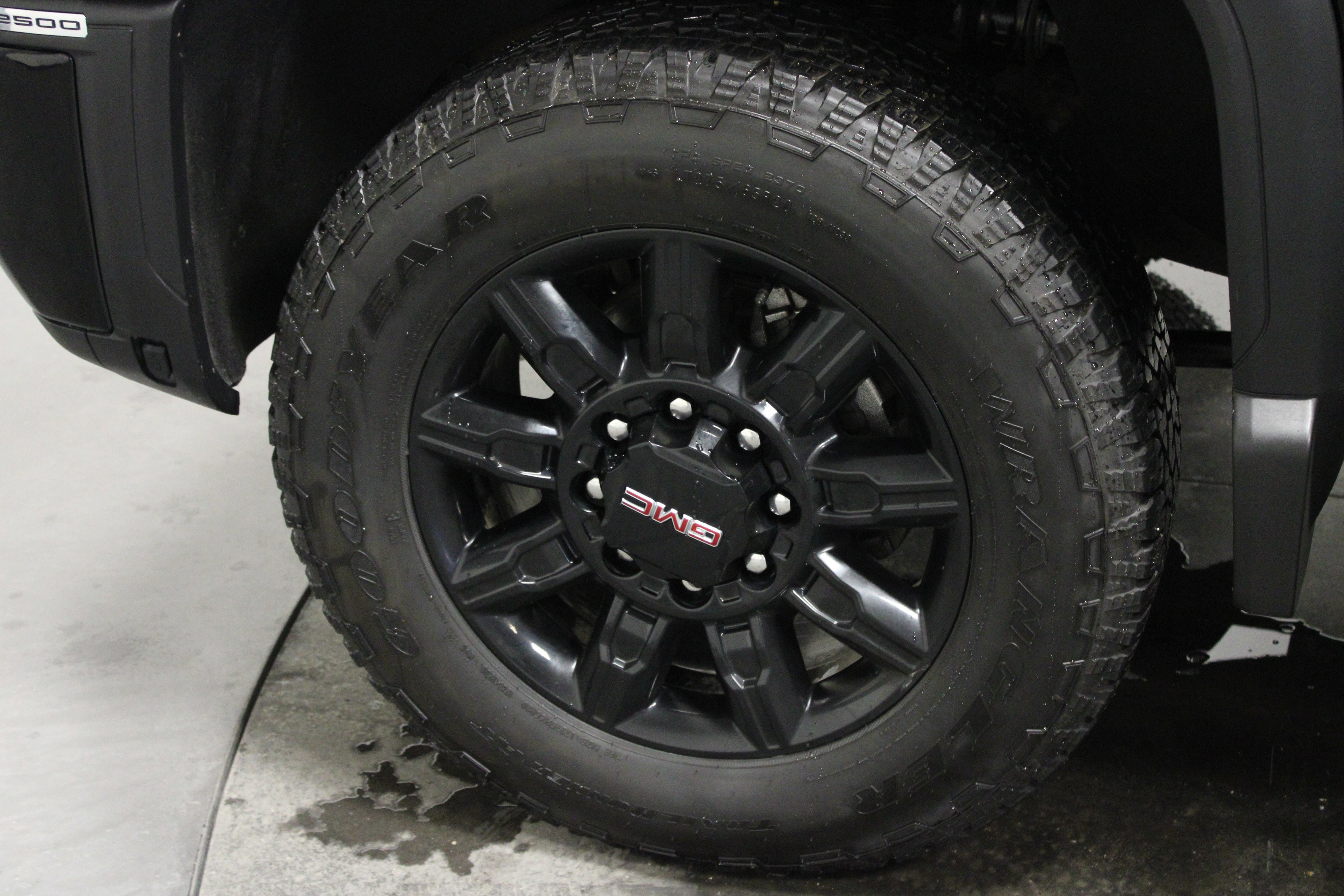 Used 2024 Onyx Black GMC AT4 image 10