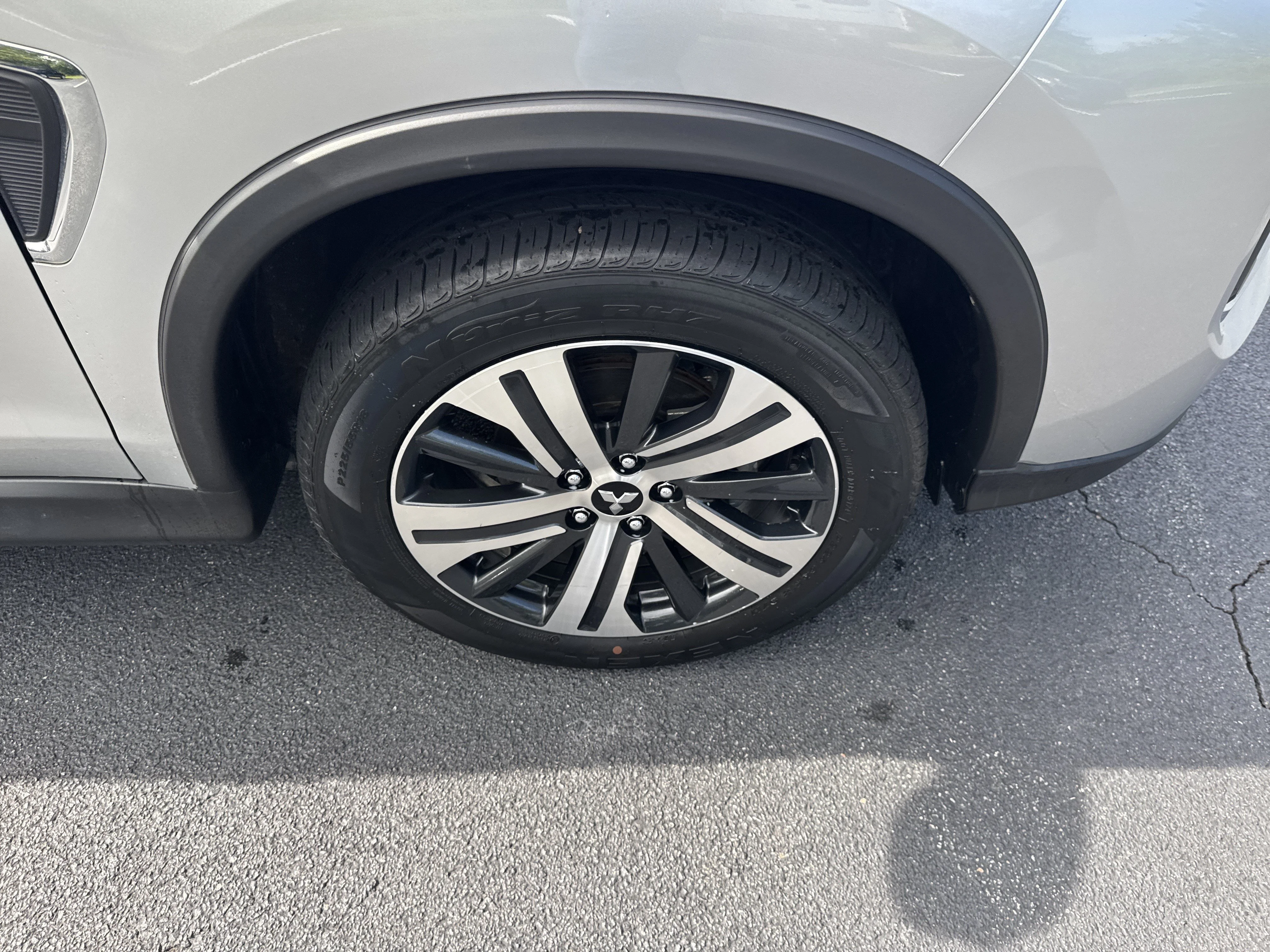 Used 2025  Mitsubishi 2.0 ES image 10