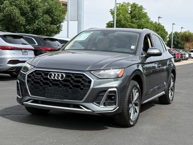 2022 Audi Q5 45 Premium's photo