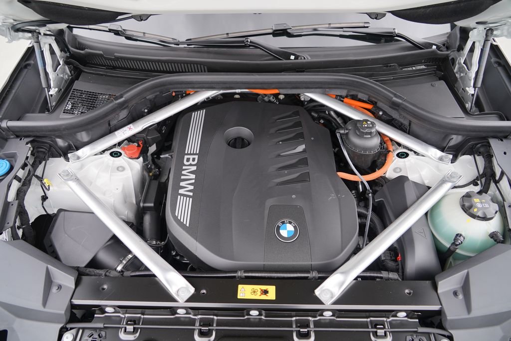 New 2026 Alpine White BMW xDrive50e image 21