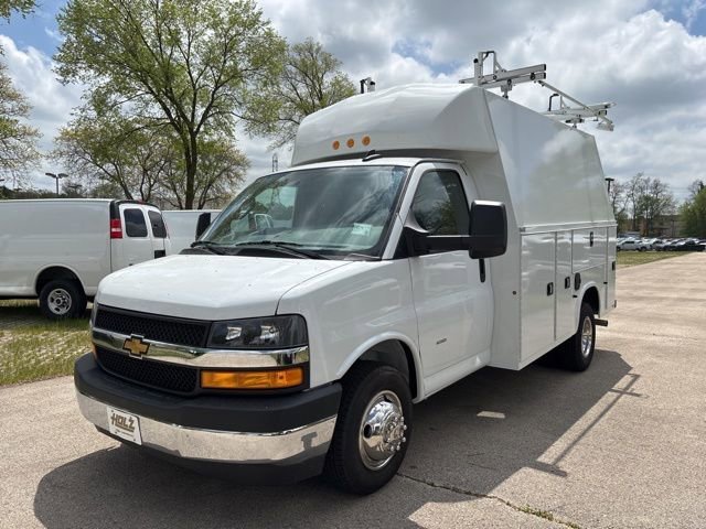 2024 Chevrolet Express Cutaway 3500 1WT