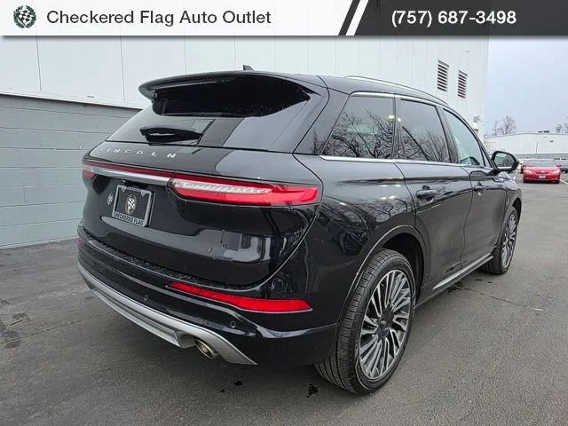 Used 2022 Black Metallic Lincoln Standard image 7