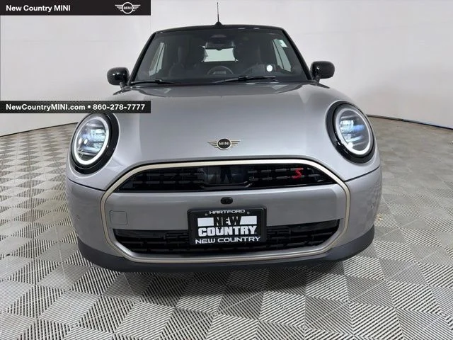 New 2026 Silver MINI Iconic image 2