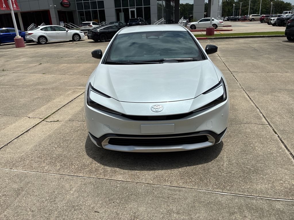 New 2026 WIND CHILL PEARL Toyota SE image 10