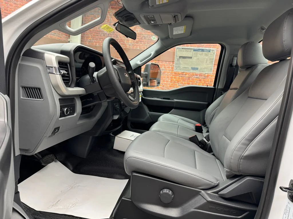 New 2026 Oxford White Ford F-450® XL image 20