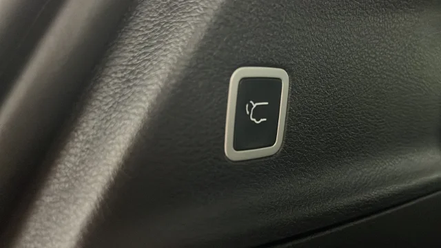 Used 2025 Diamond Black Chrysler Limited image 29