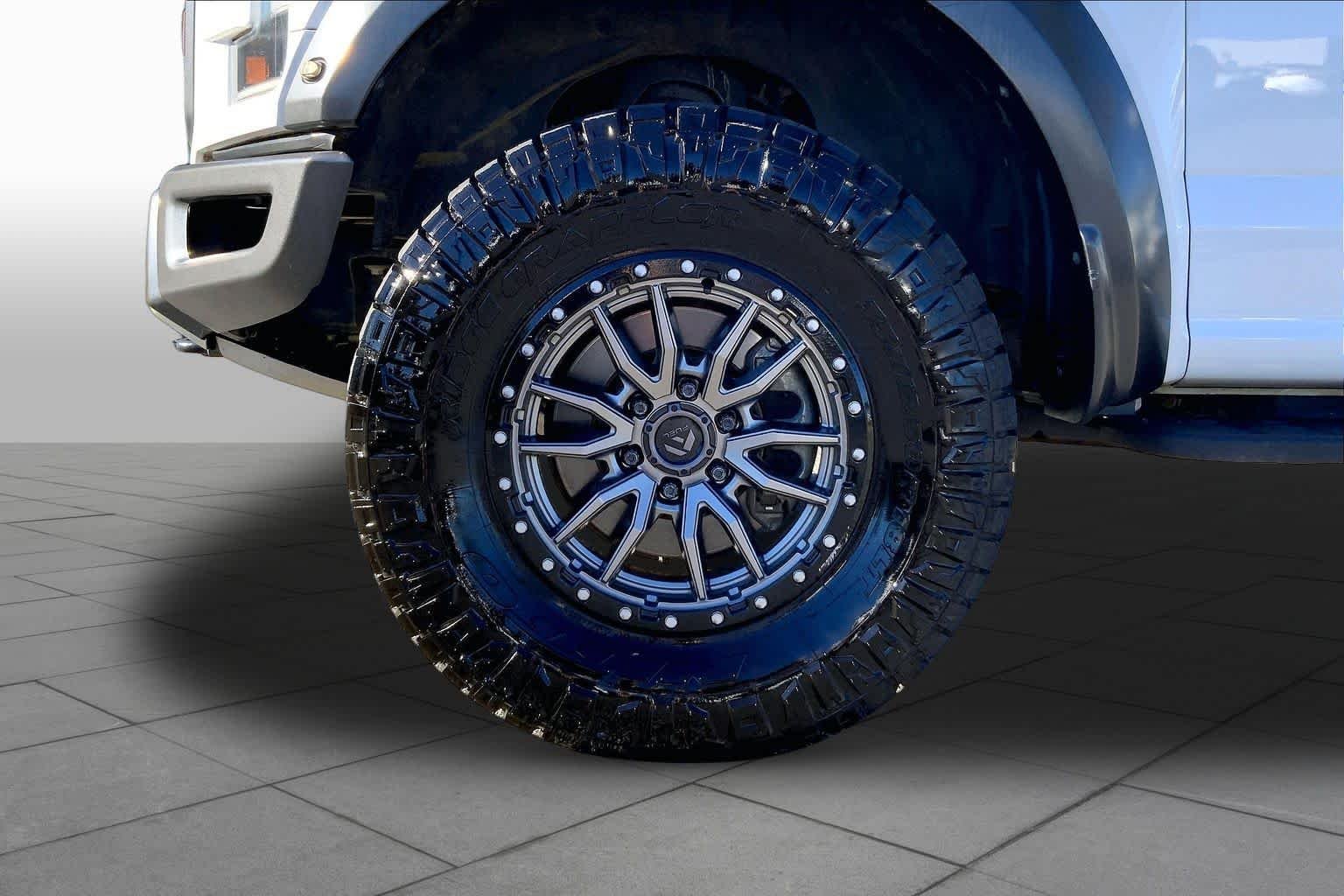 Used 2017 Oxford White Ford Raptor image 11