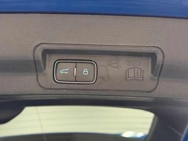 Used 2020 Blue Ford XLT image 32