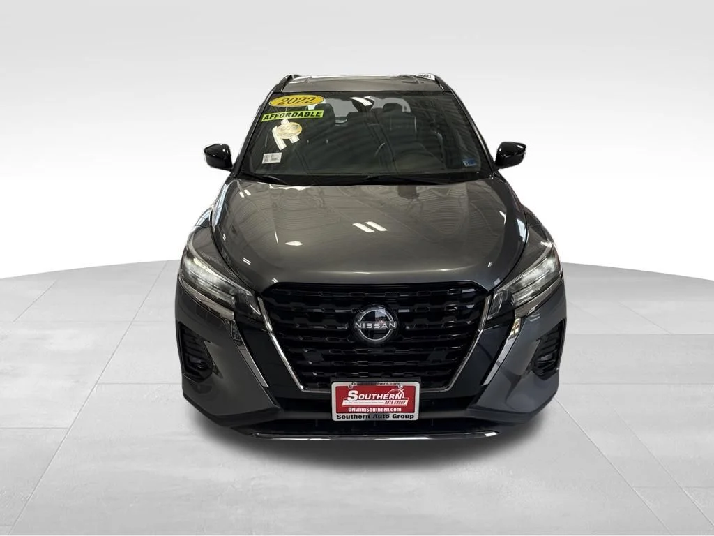 Used 2022 Gray Nissan SR image 9