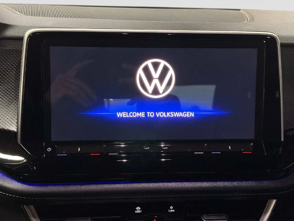 Used 2024 Black Volkswagen 2.0T SEL R-Line image 26