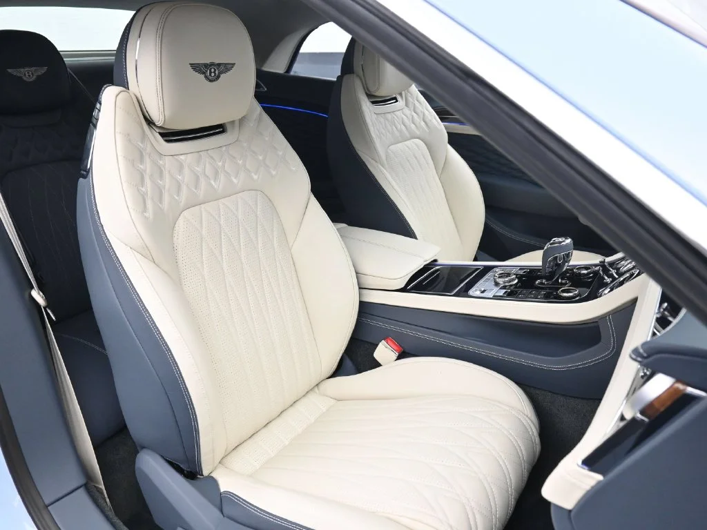 Used 2026  Bentley V8 image 17
