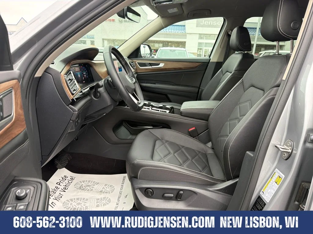 Used 2026 Silver Volkswagen 2.0T SE w/Technology image 9