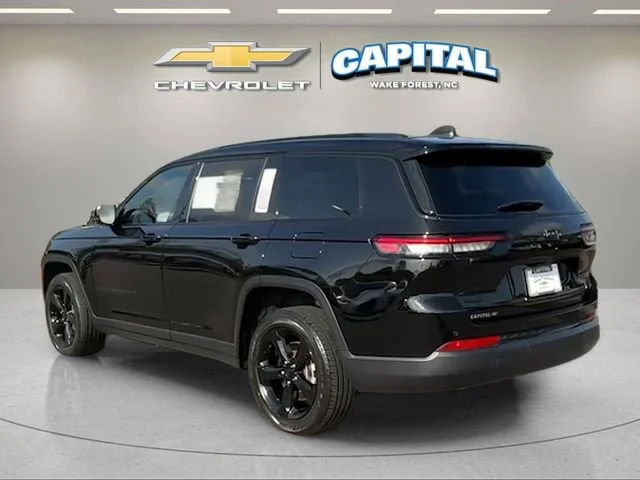 Used 2024 Black Jeep Altitude X 4x4 image 3