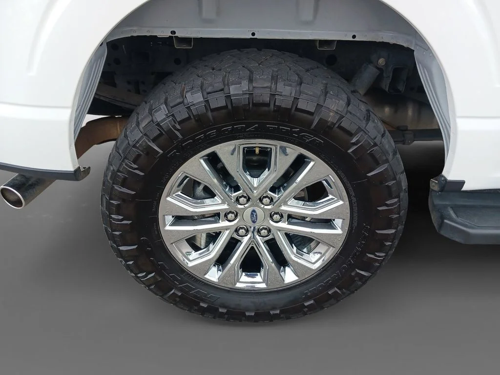 Used 2024 White Ford Lariat image 10
