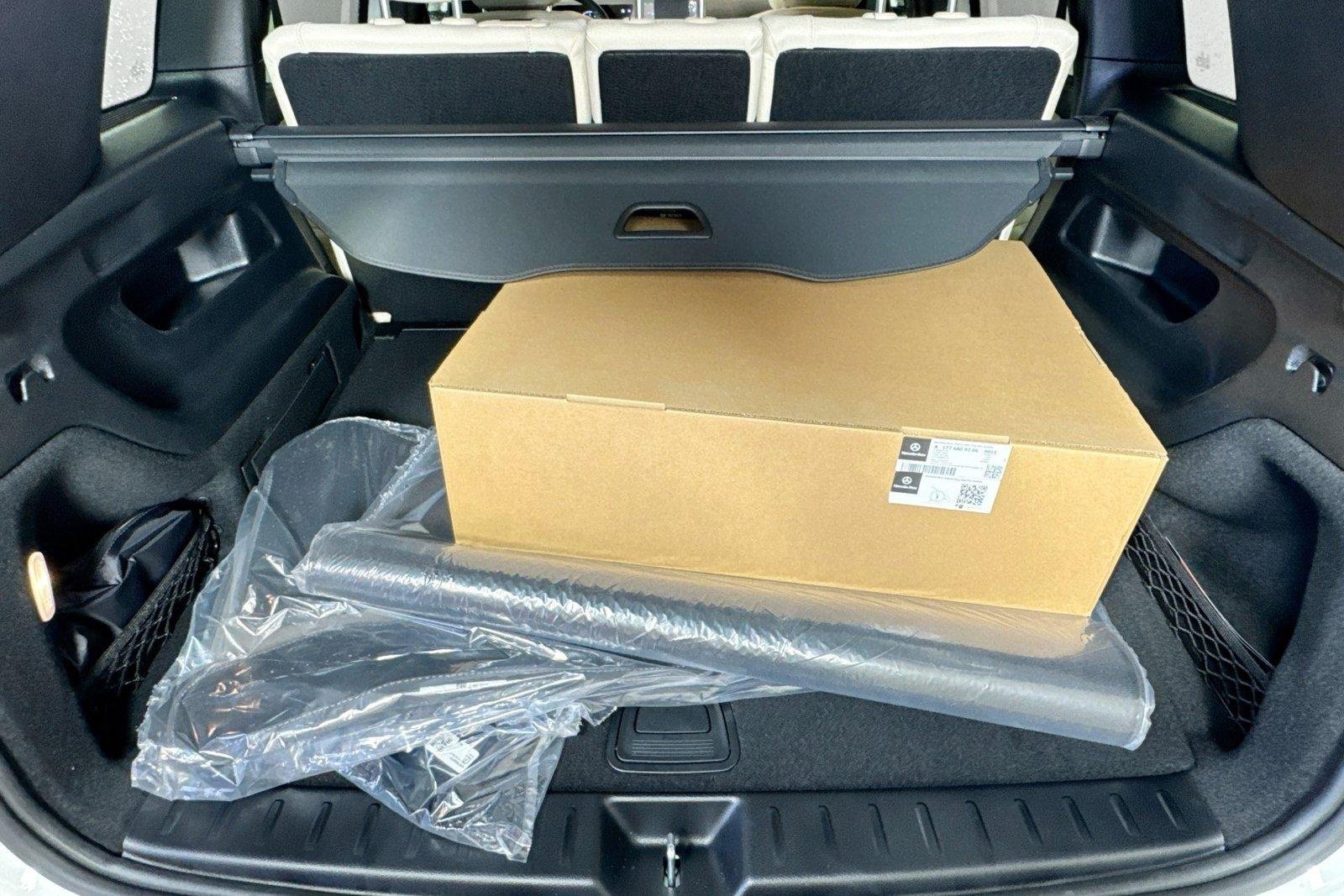 New 2026 Polar White Mercedes-Benz GLB 250 image 24