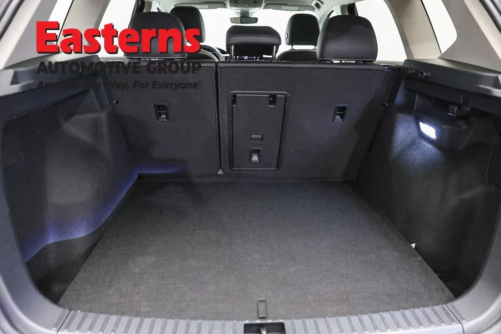 Used 2025 Gray Volkswagen 1.5T SE image 9