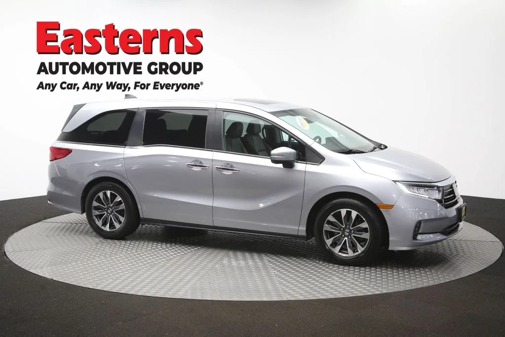 Used 2023 Silver Honda EX-L image 49