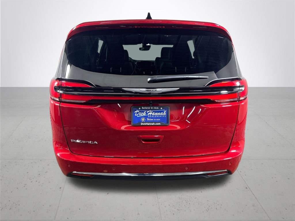 New 2026 Red Hot Pearl-Coat Exterior Paint Chrysler Select image 7
