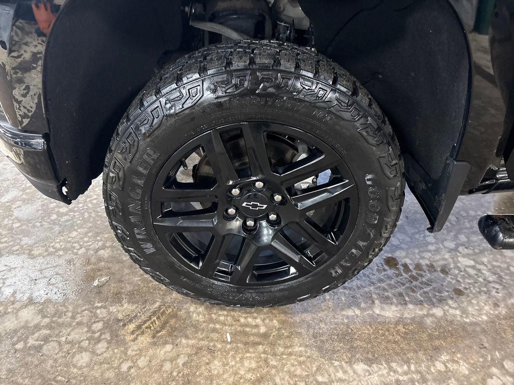 Used 2021 BLACK Chevrolet LT Trail Boss image 11