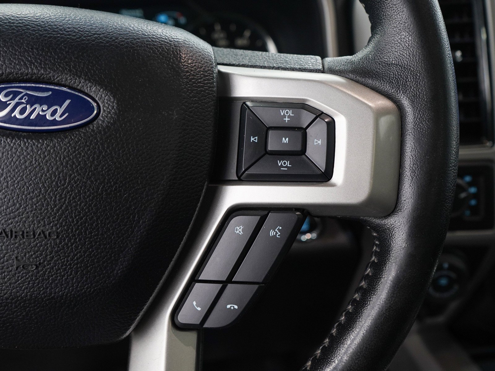Used 2020 Black Ford XL image 29