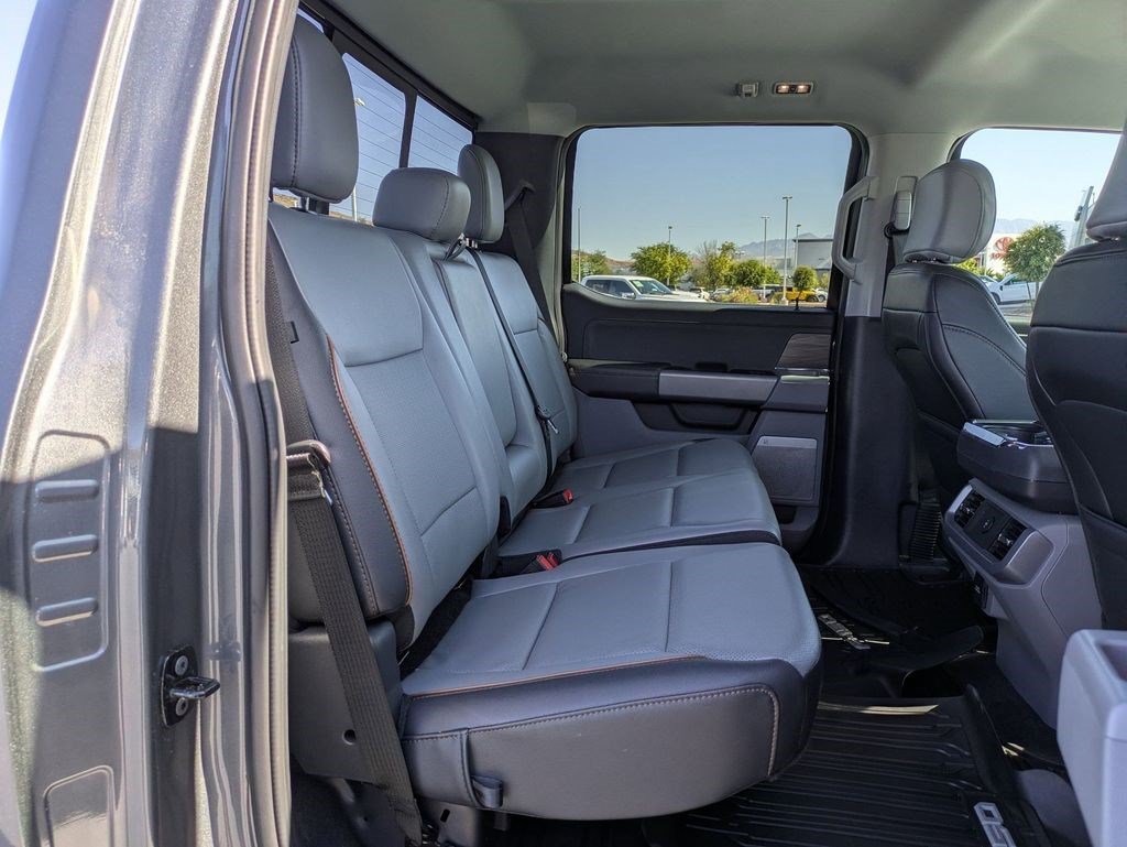 Used 2025 Gray Metallic Ford LARIAT image 29