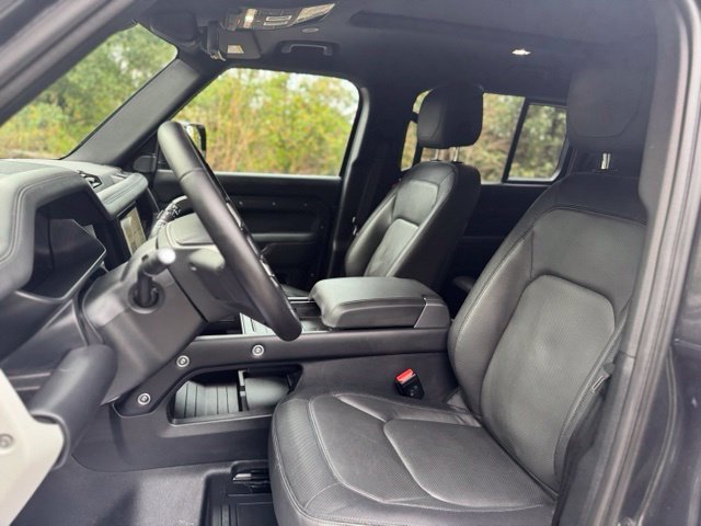 Used 2024 Carpathian Gray Premium Metallic Land Rover X-Dynamic SE image 10
