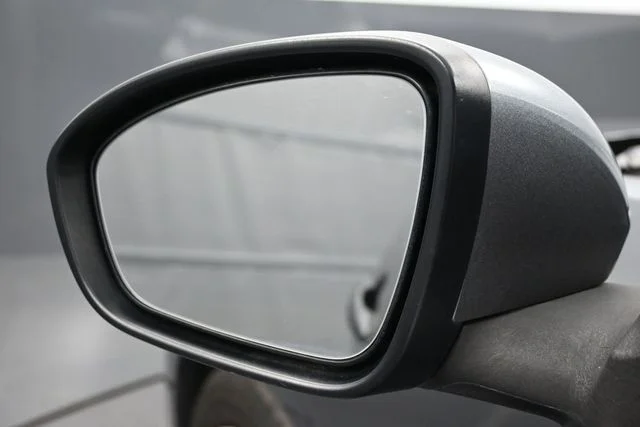 Used 2024 Gray Nissan S image 5