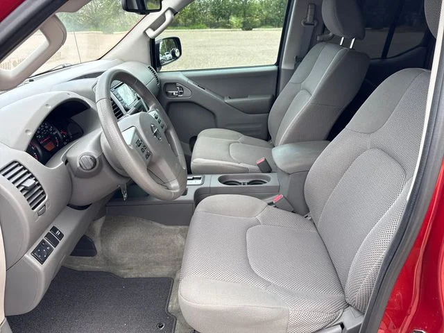 Used 2016 Red Nissan SV image 9