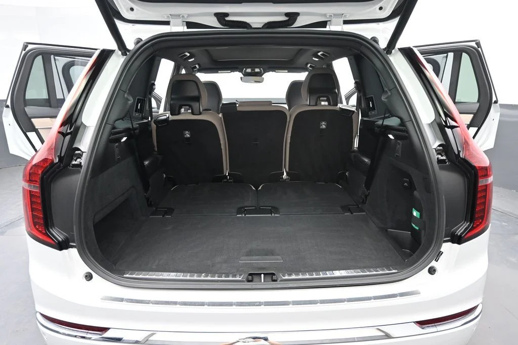 New 2026 Crystal White Volvo Plus image 10