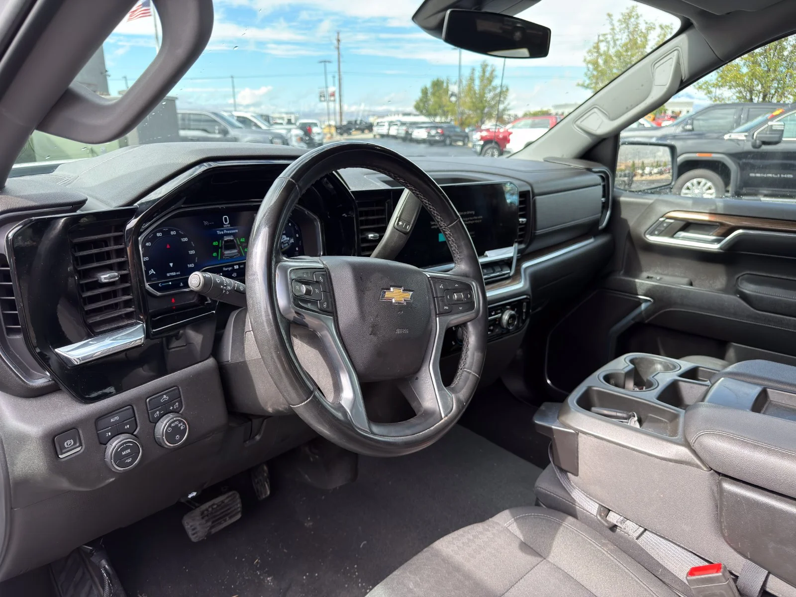 Used 2024 White Chevrolet LT image 8