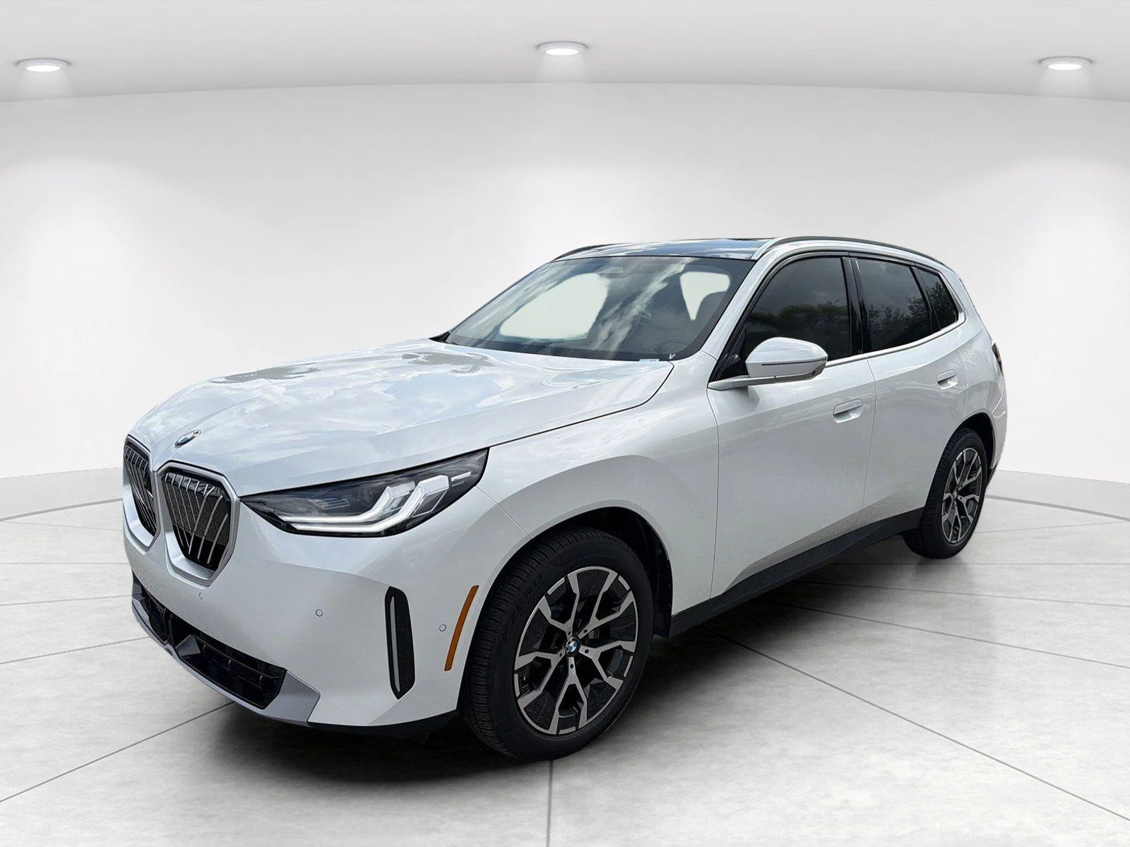 New 2026 Mineral White Metallic BMW 30 xDrive image 8