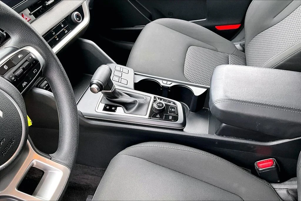 Certified Used 2025 Gray Kia LX image 21