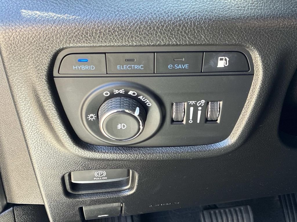 Used 2023 White Jeep Overland 4xe image 27