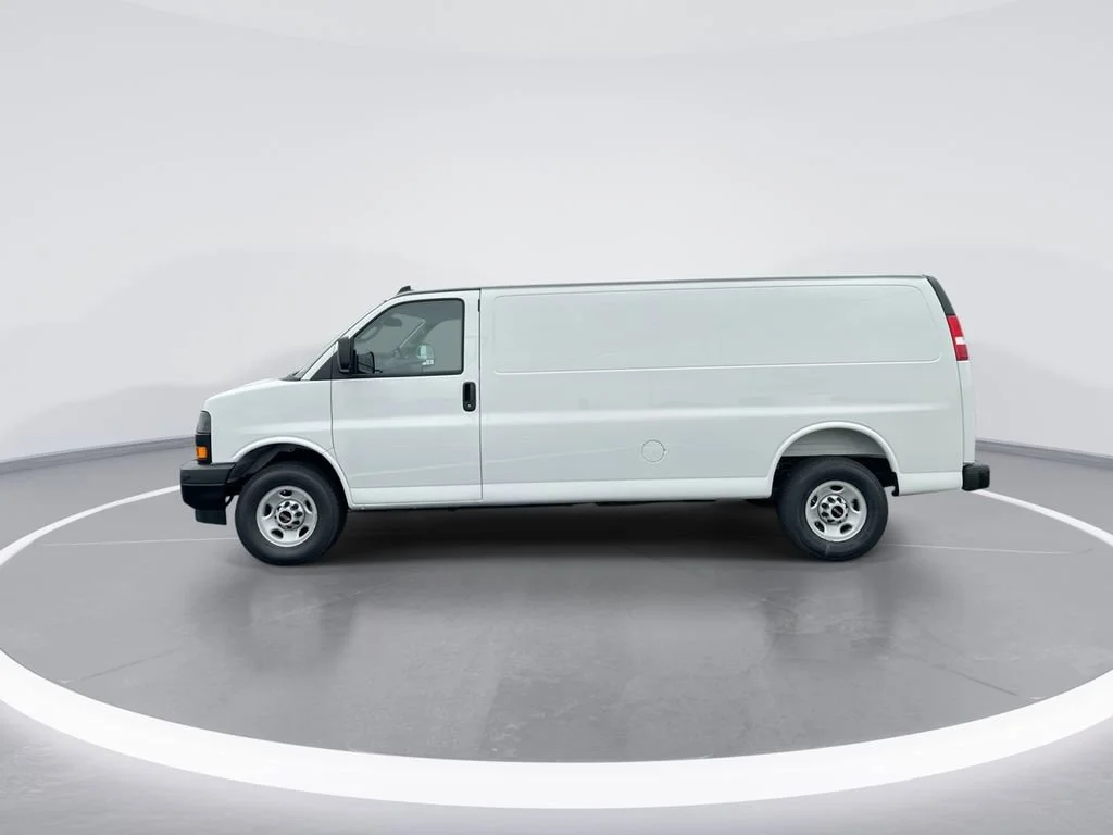 New 2025 Summit White GMC Work Van image 5