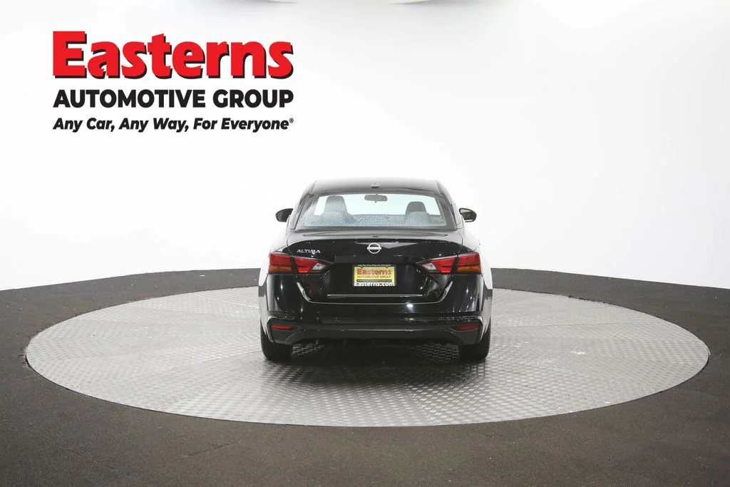 Used 2025 Black Nissan 2.5 SV image 33