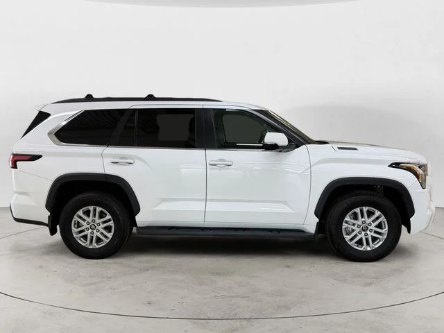 2024 Toyota Sequoia SR5 - Photo 4